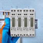 Miernik zużycia enrgii Qoltec na szynę DIN | jednofazowy elektroniczny licznik | 230V | LCD | 2P | Slim